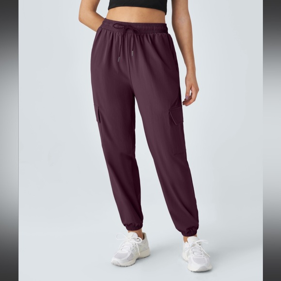 Mid Rise Drawstring Side Pocket Casual Cargo
Joggers - Picture 2 of 5